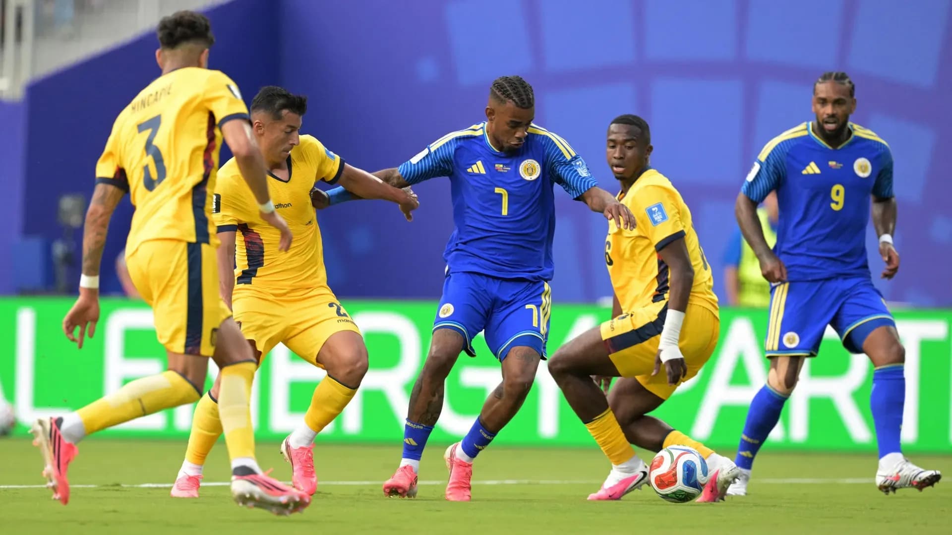 Équateur et Curaçao se neutralisent 0-0