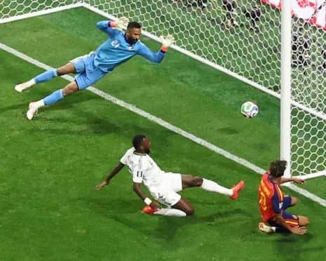 Espagne écrase l'Arabie Saoudite 4-0